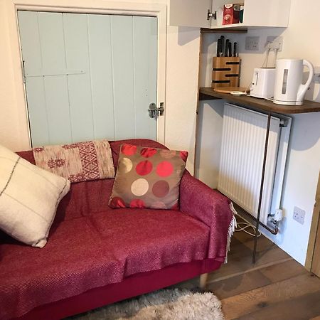 Manorowen Tiny Cosy Snug 아파트 외부 사진